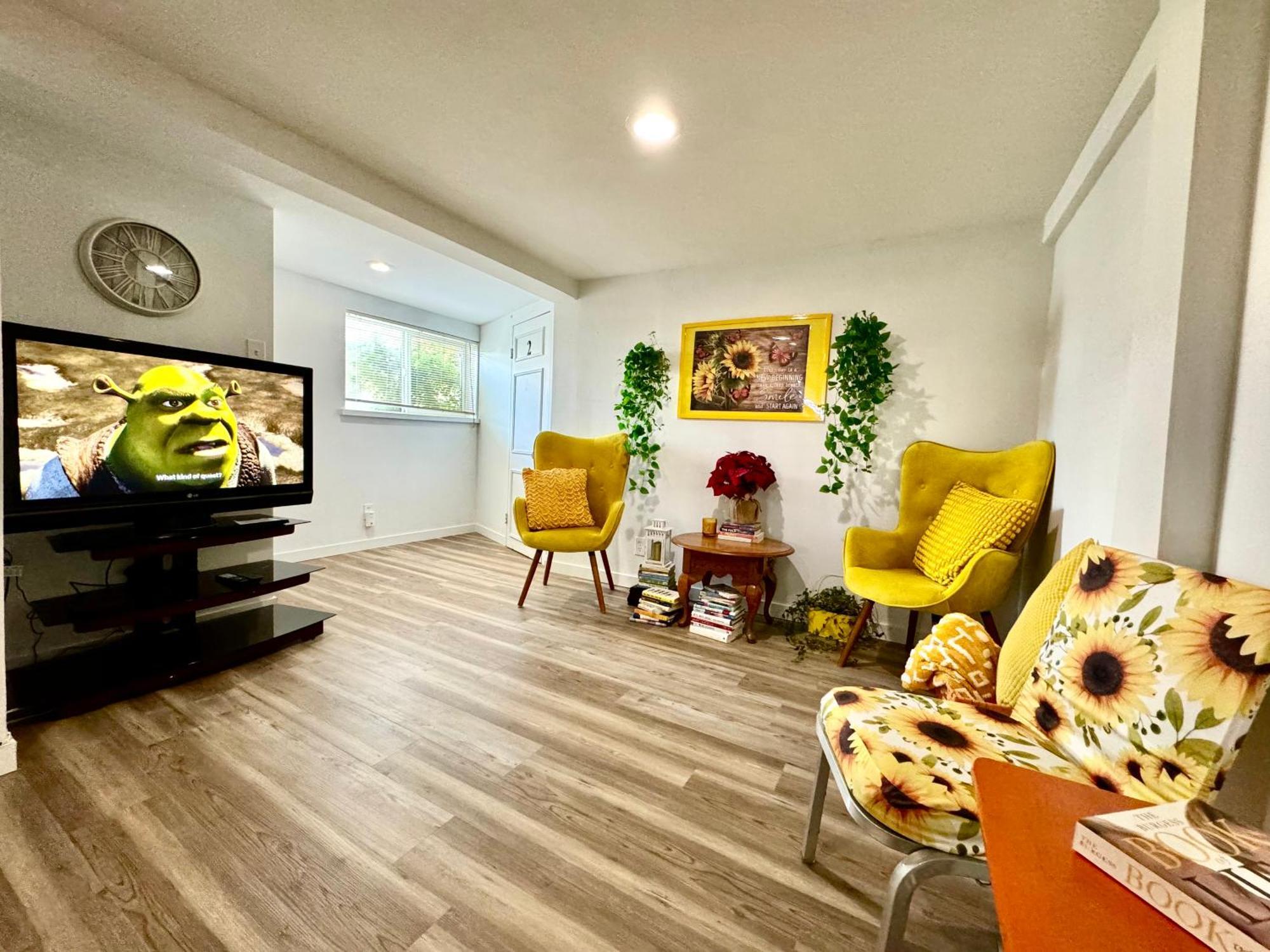 Tiny Private Room On The 1St Floor With Shared Bathroom Near Seatac Airport And Downtown Seattle Exterior photo