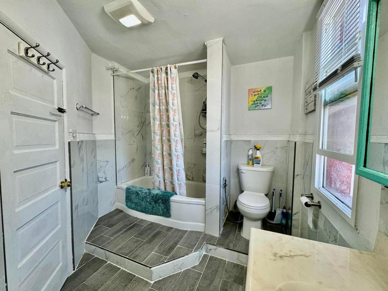 Tiny Private Room On The 1St Floor With Shared Bathroom Near Seatac Airport And Downtown Seattle Exterior photo