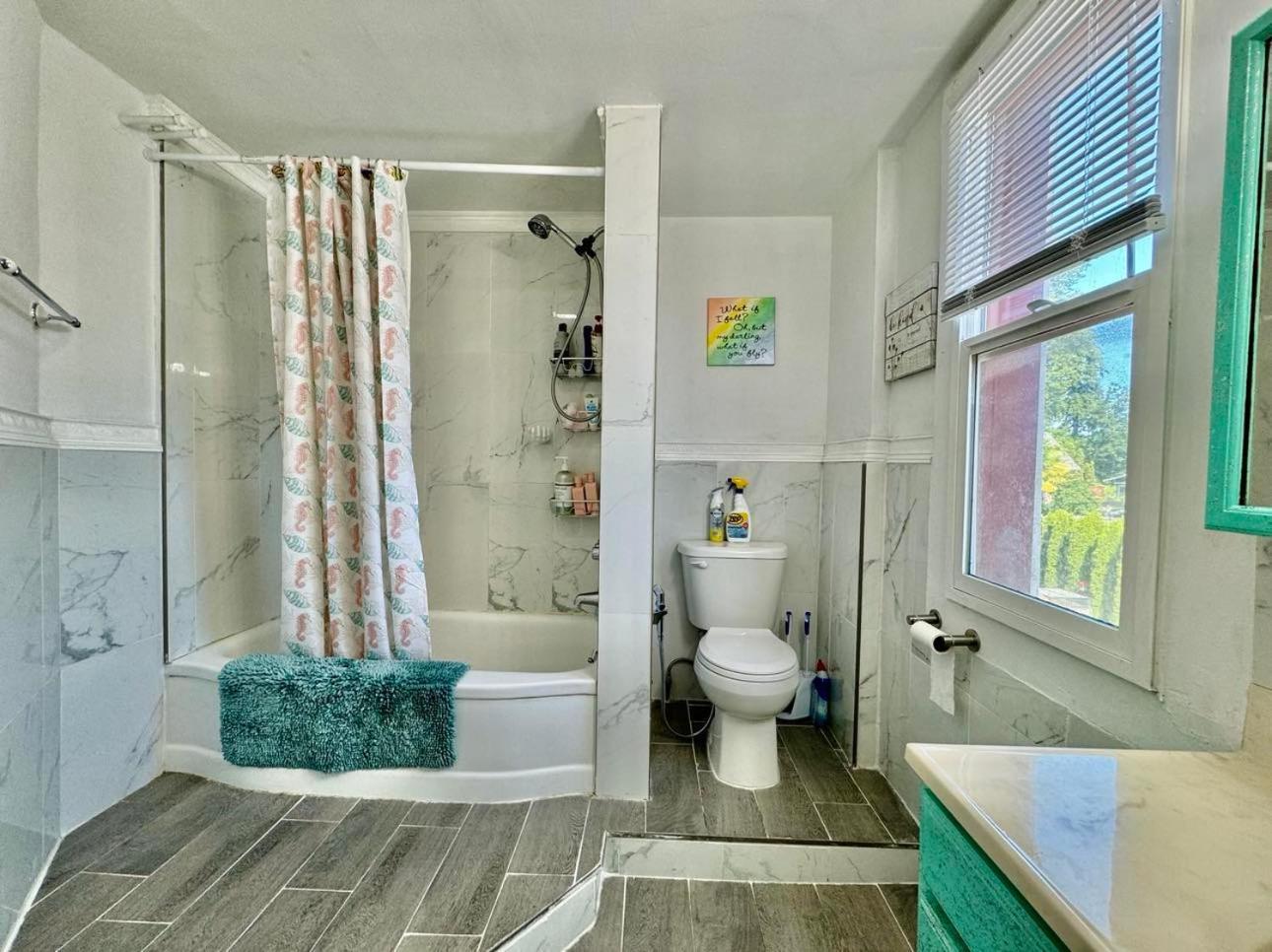 Tiny Private Room On The 1St Floor With Shared Bathroom Near Seatac Airport And Downtown Seattle Exterior photo