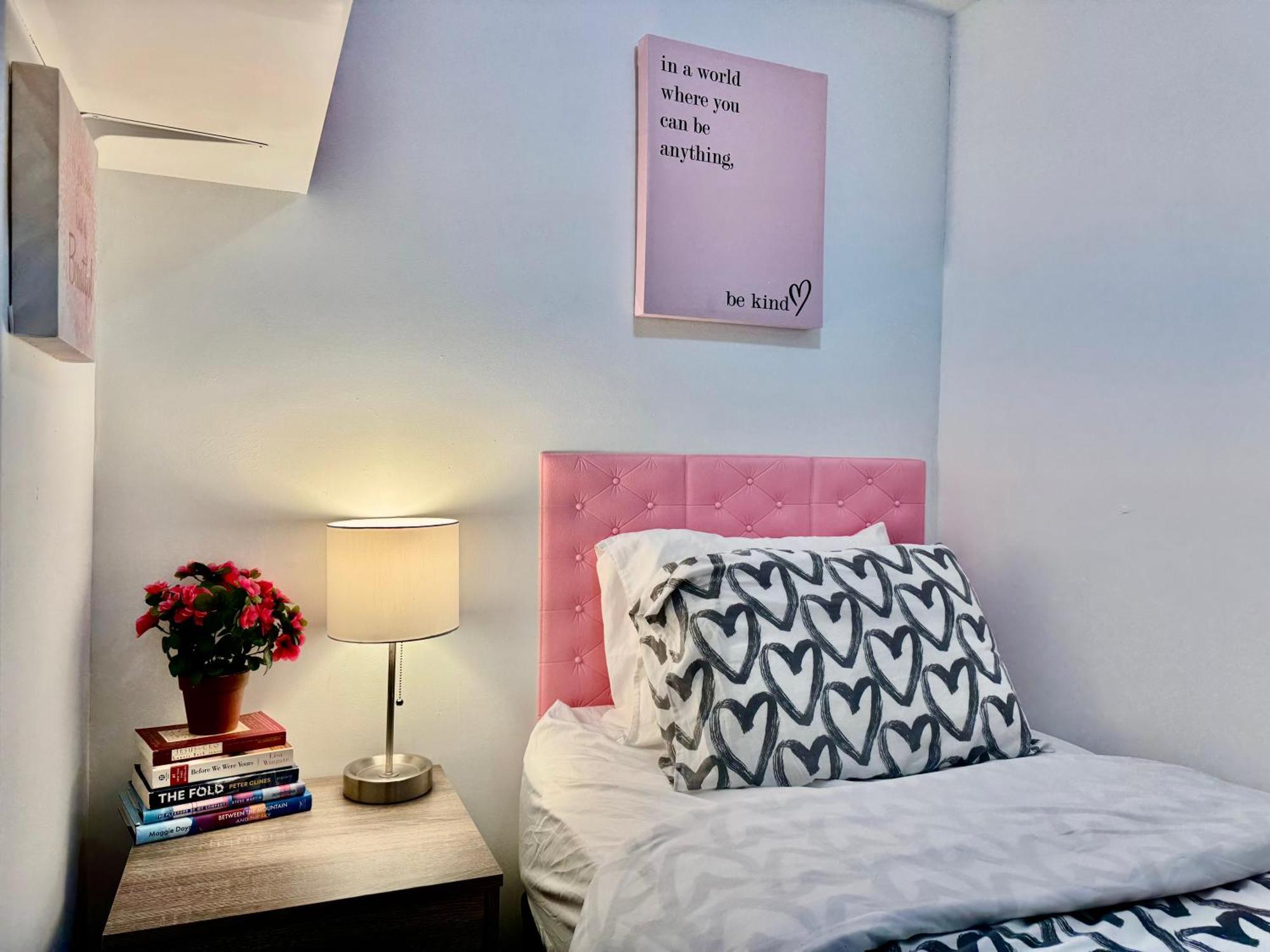 Tiny Private Room On The 1St Floor With Shared Bathroom Near Seatac Airport And Downtown Seattle Exterior photo