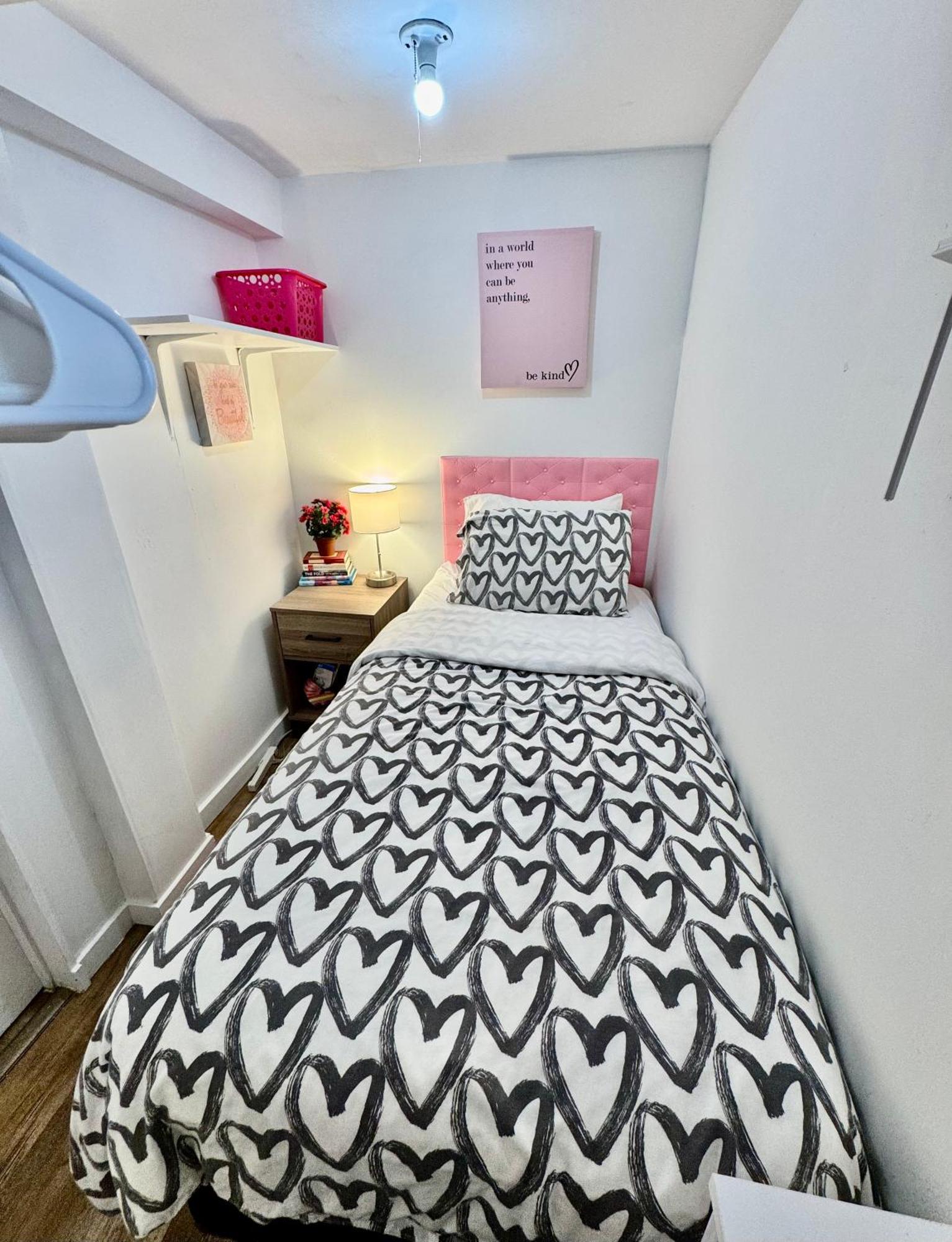 Tiny Private Room On The 1St Floor With Shared Bathroom Near Seatac Airport And Downtown Seattle Exterior photo