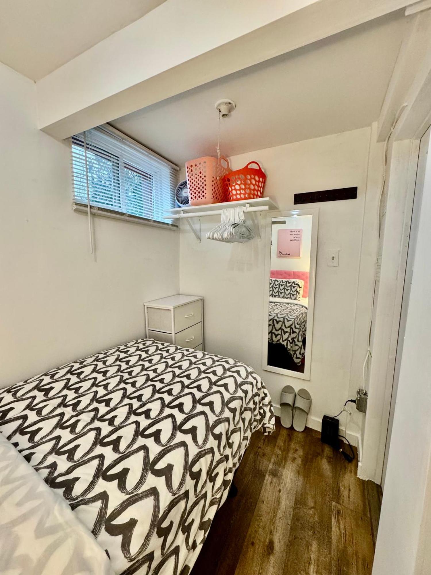 Tiny Private Room On The 1St Floor With Shared Bathroom Near Seatac Airport And Downtown Seattle Exterior photo